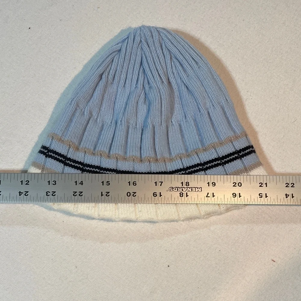 Under Armour Kids Beanie Hat lightweight soft sweat wicking EUC